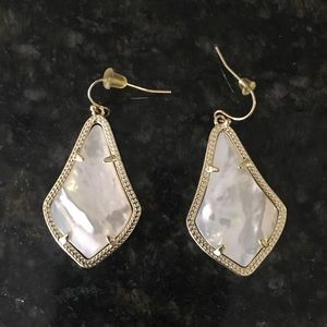 Kendra Scott Alex earrings - gold and ivory white